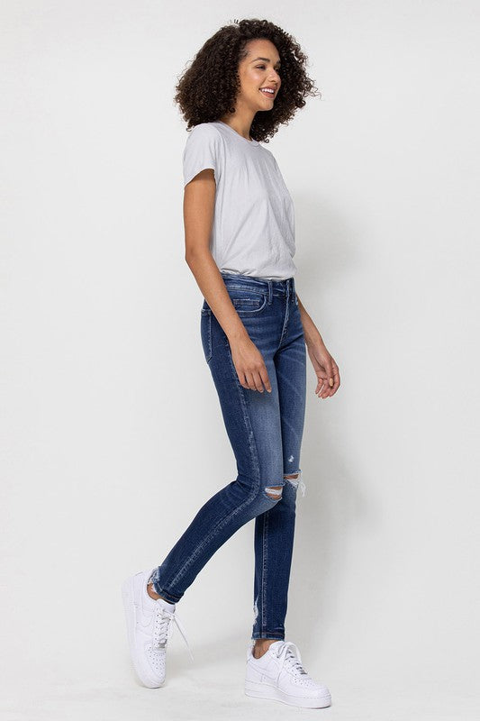 Mid Rise Ankle Skinny W/Distressed Hem