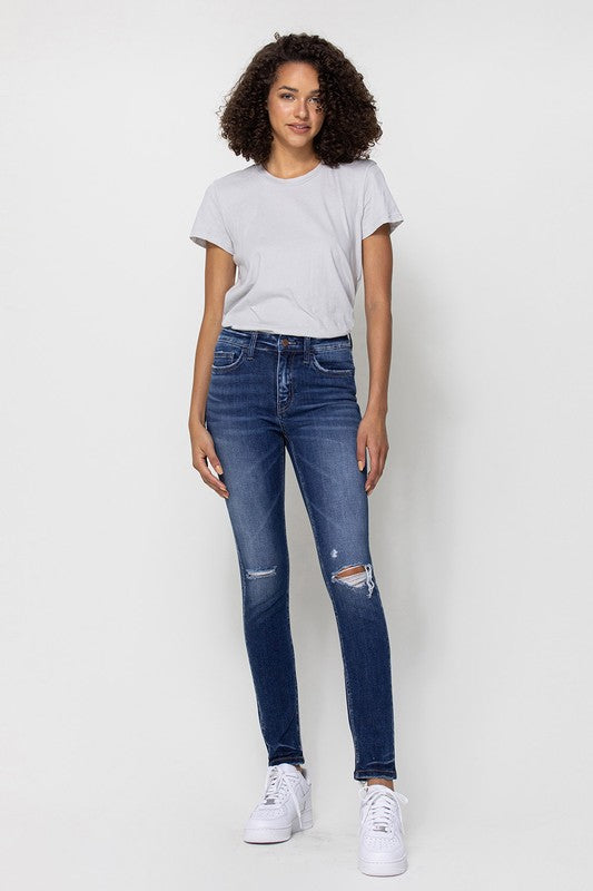 Mid Rise Ankle Skinny W/Distressed Hem