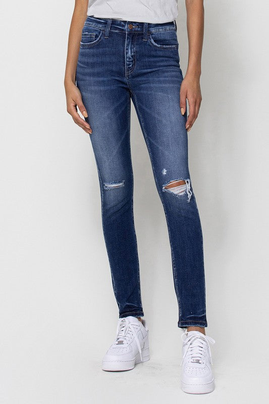 Mid Rise Ankle Skinny W/Distressed Hem